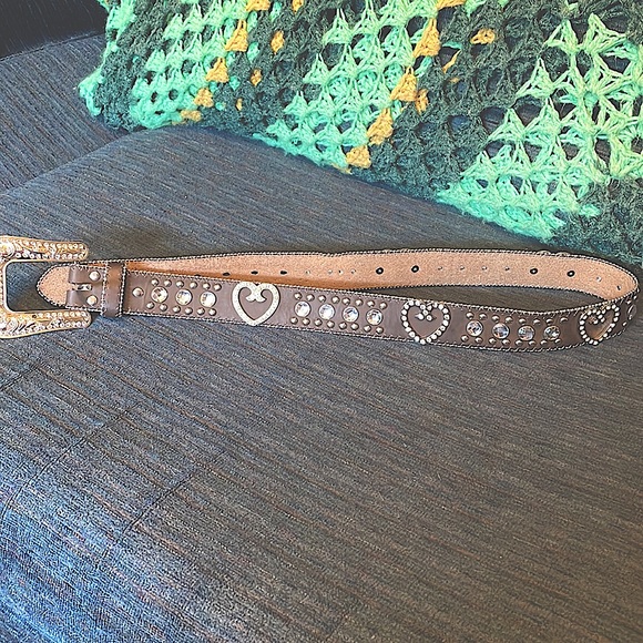 Beautiful rhinestone western belt! So well made.Sparkles through your day! - Picture 2 of 9